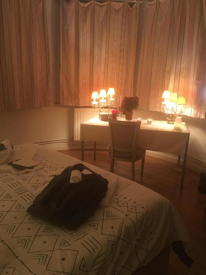 Le Dernier Metro Bed and Breakfast Woluwe-Saint-Pierre Buitenkant foto