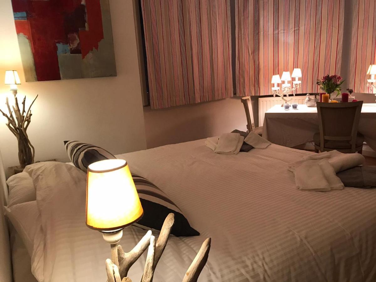 Le Dernier Metro Bed and Breakfast Woluwe-Saint-Pierre Buitenkant foto
