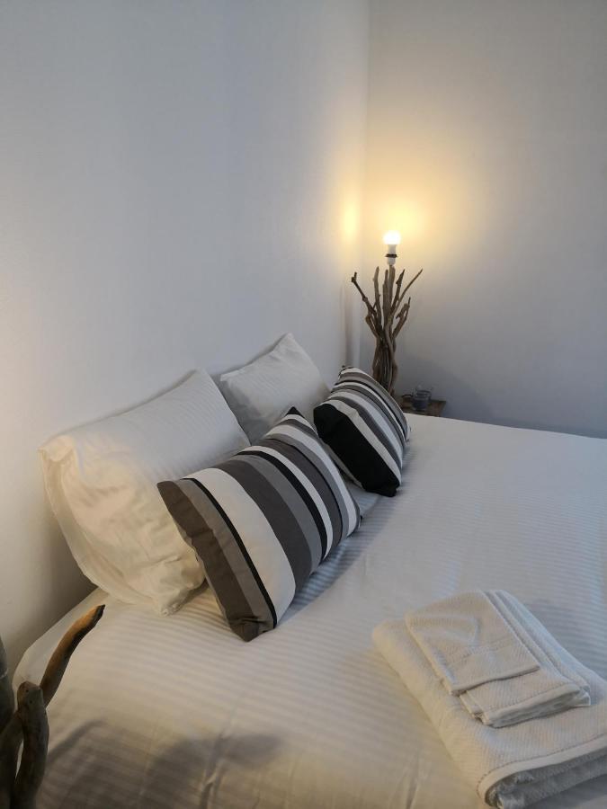 Le Dernier Metro Bed and Breakfast Woluwe-Saint-Pierre Buitenkant foto
